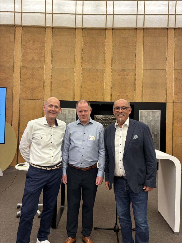 Das Foto zeigt Joachim Schäfer, Leiter Syndizierung der SaarLB, Matthias Barthauer von Jones Lang LaSalle und Gunar Feth, Stv. Vorsitzender des Vorstandes der SaarLB