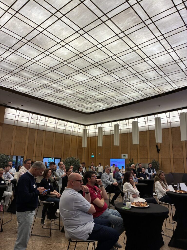 Das Foto zeigt Gäste des Events